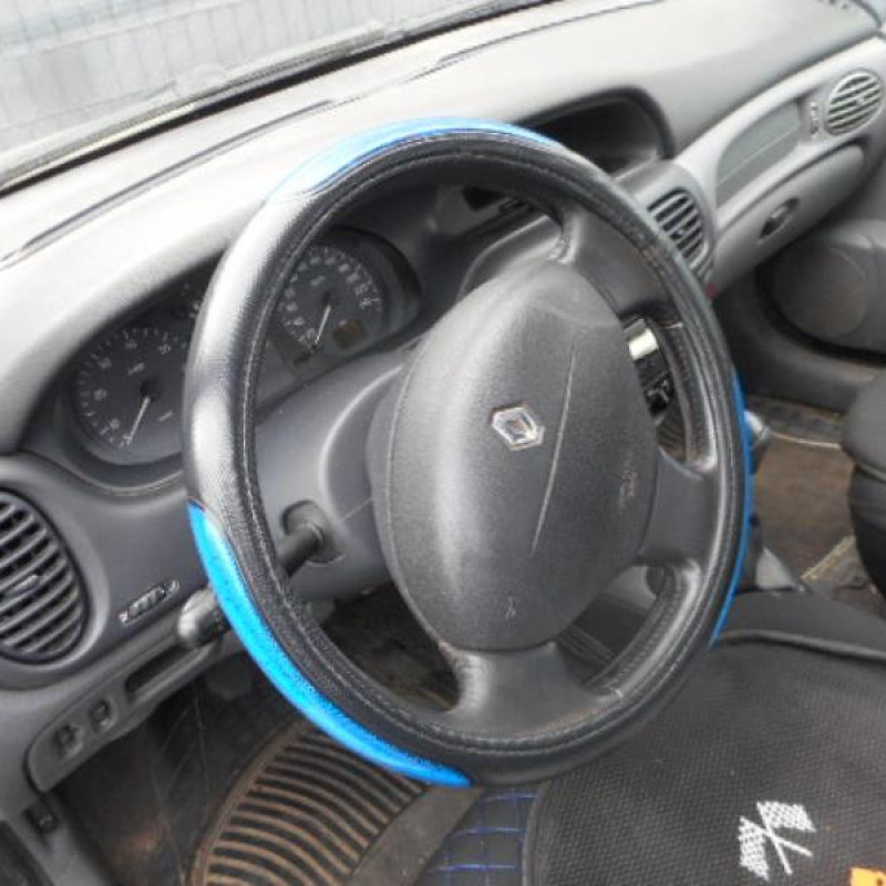 Bloc ABS (freins anti-blocage) RENAULT MEGANE 1 Photo n°5