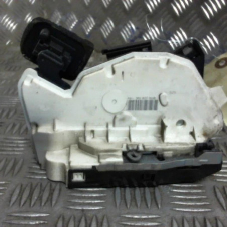 Serrure avant droit VOLKSWAGEN POLO 5