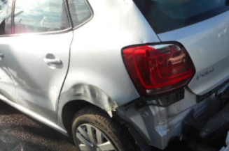 Serrure avant droit VOLKSWAGEN POLO 5