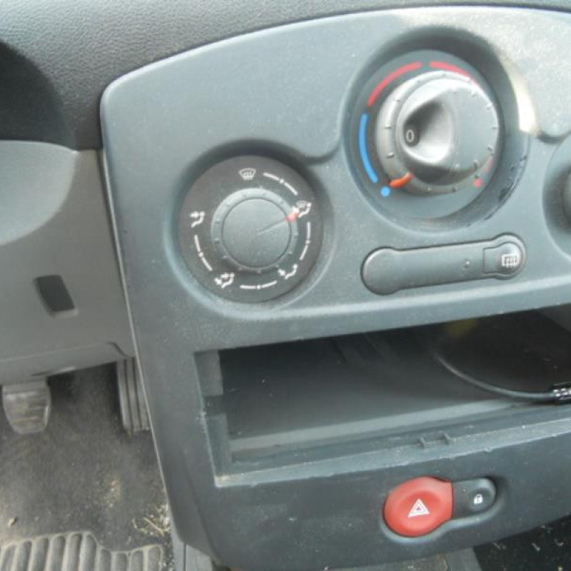 Boitier air bag RENAULT CLIO 3 Photo n°9