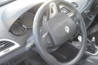 Pretensionneur de ceinture avant droit RENAULT MEGANE 3