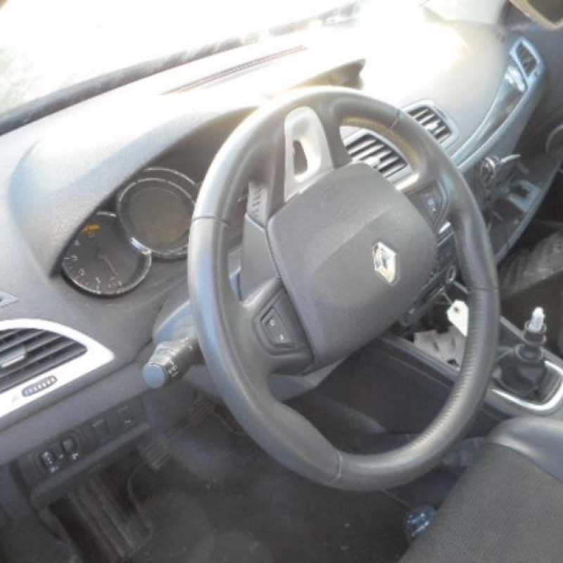 Pretensionneur de ceinture avant droit RENAULT MEGANE 3 Photo n°8