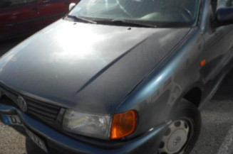 Retroviseur droit VOLKSWAGEN POLO 3