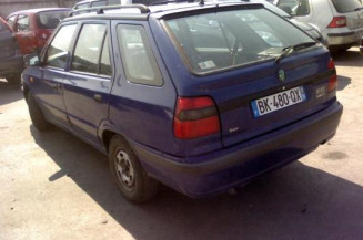 Pompe lave glace avant SKODA FELICIA
