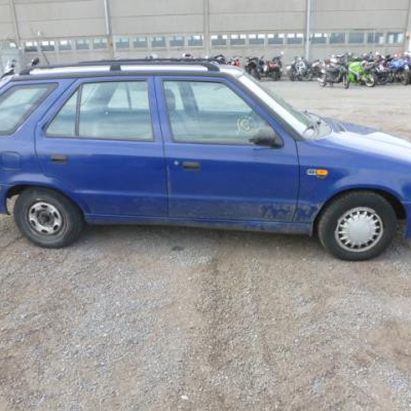 Pompe lave glace avant SKODA FELICIA Photo n°12