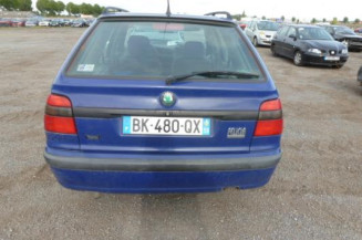Pompe lave glace avant SKODA FELICIA