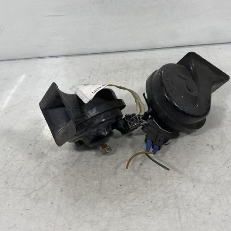 Avertisseur/Klaxon AUDI A8 1 Photo n°3