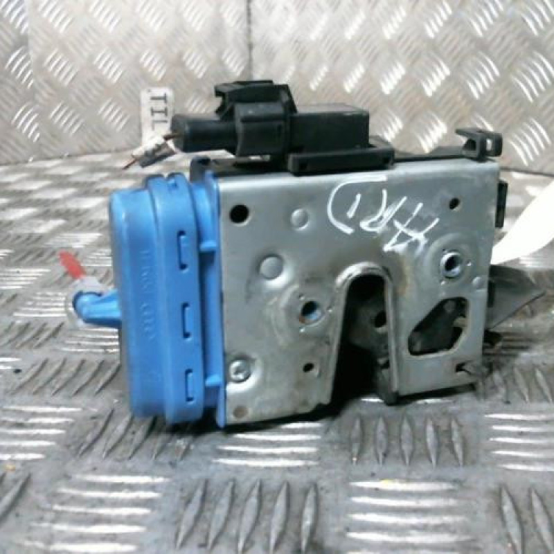 Serrure arriere droit AUDI A8 1 Photo n°1