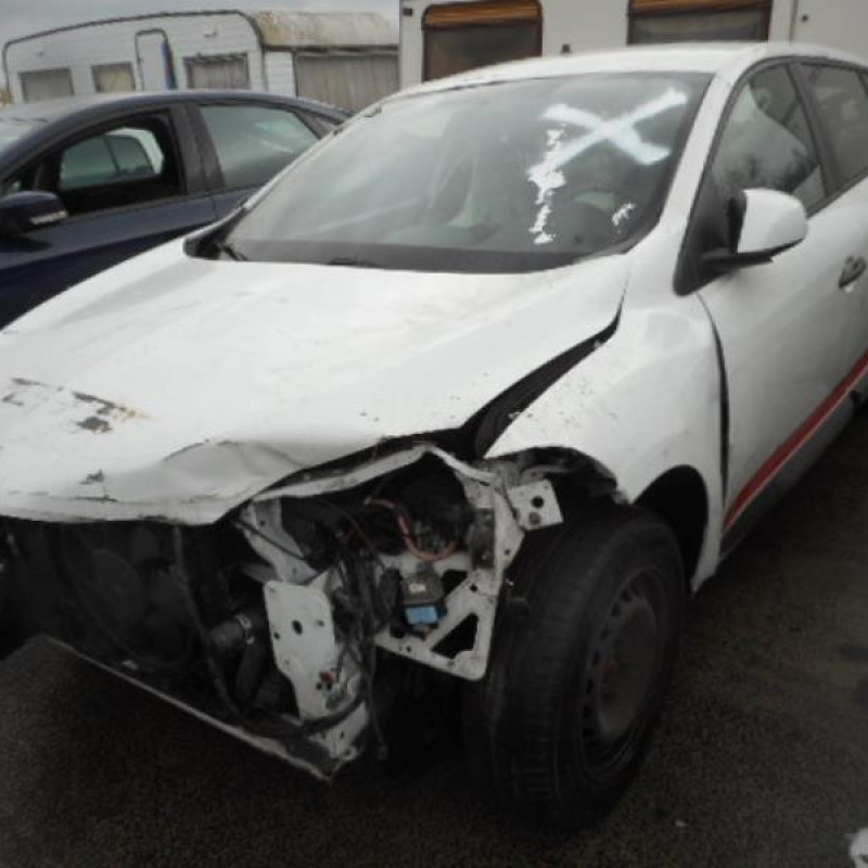 Trappe d'essence RENAULT MEGANE 3 Photo n°4
