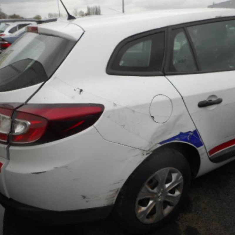 Trappe d'essence RENAULT MEGANE 3 Photo n°6