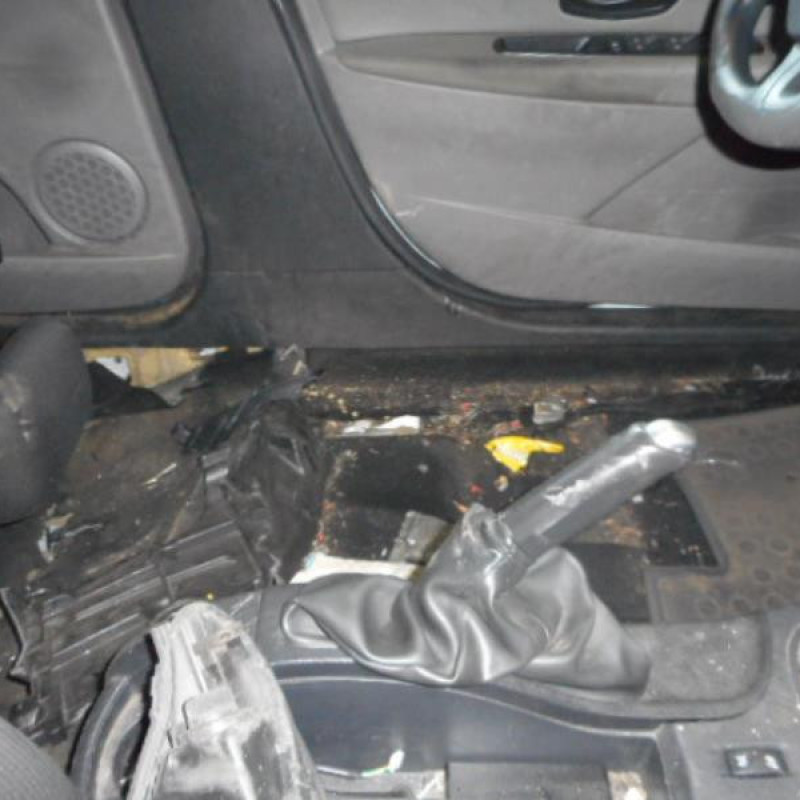 Trappe d'essence RENAULT MEGANE 3 Photo n°9