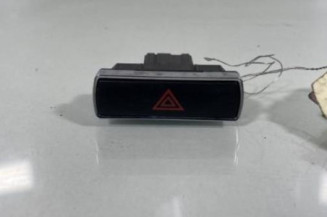 Bouton de warning FORD MONDEO 3 Photo n°1
