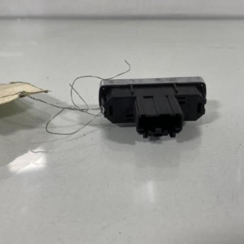 Bouton de warning FORD MONDEO 3 Photo n°3