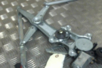 Leve vitre electrique avant droit TOYOTA YARIS 1 Photo n°1