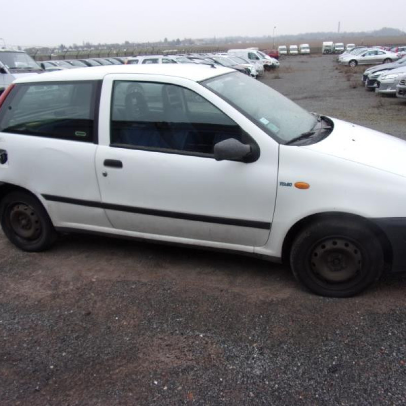 Leve vitre mecanique avant droit FIAT PUNTO 1 Photo n°4