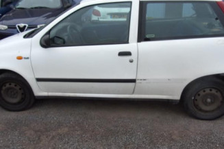 Leve vitre mecanique avant droit FIAT PUNTO 1