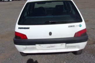 Bras essuie glace arriere PEUGEOT 106