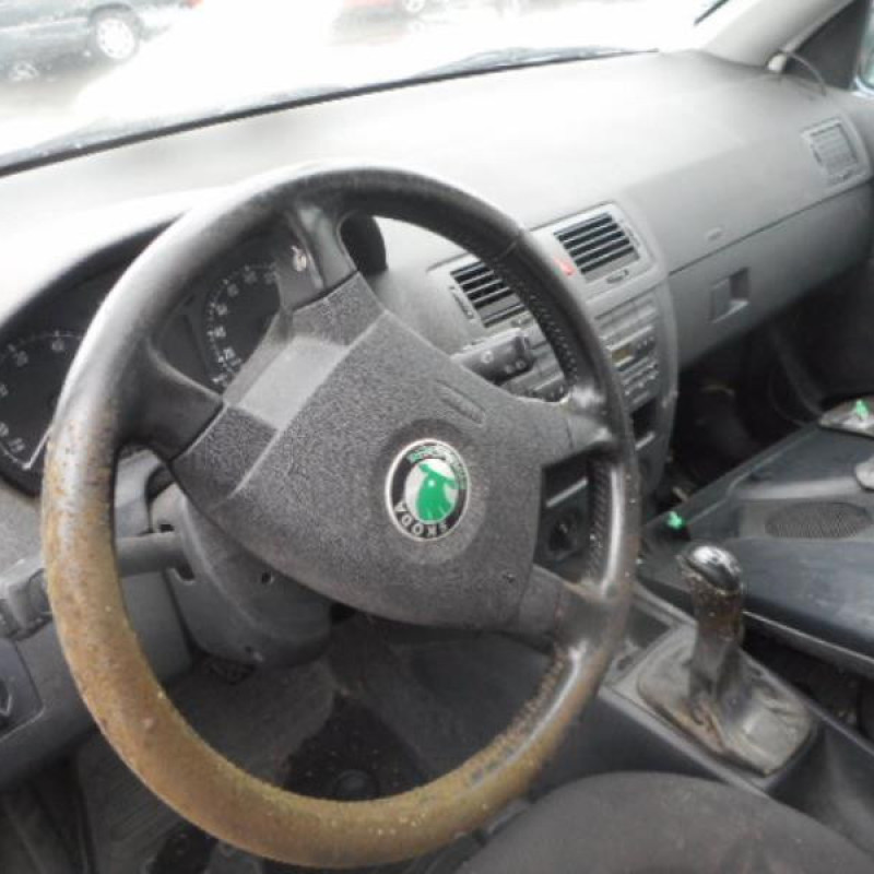 Trappe d'essence SKODA FABIA 1 Photo n°8