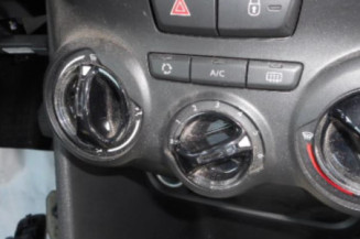 Leve vitre mecanique arriere droit PEUGEOT 208 1