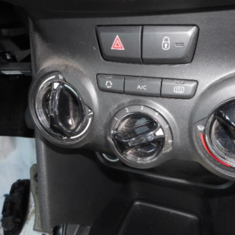 Leve vitre mecanique arriere droit PEUGEOT 208 1 Photo n°9
