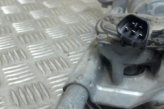 Moteur essuie glace avant TOYOTA YARIS 1