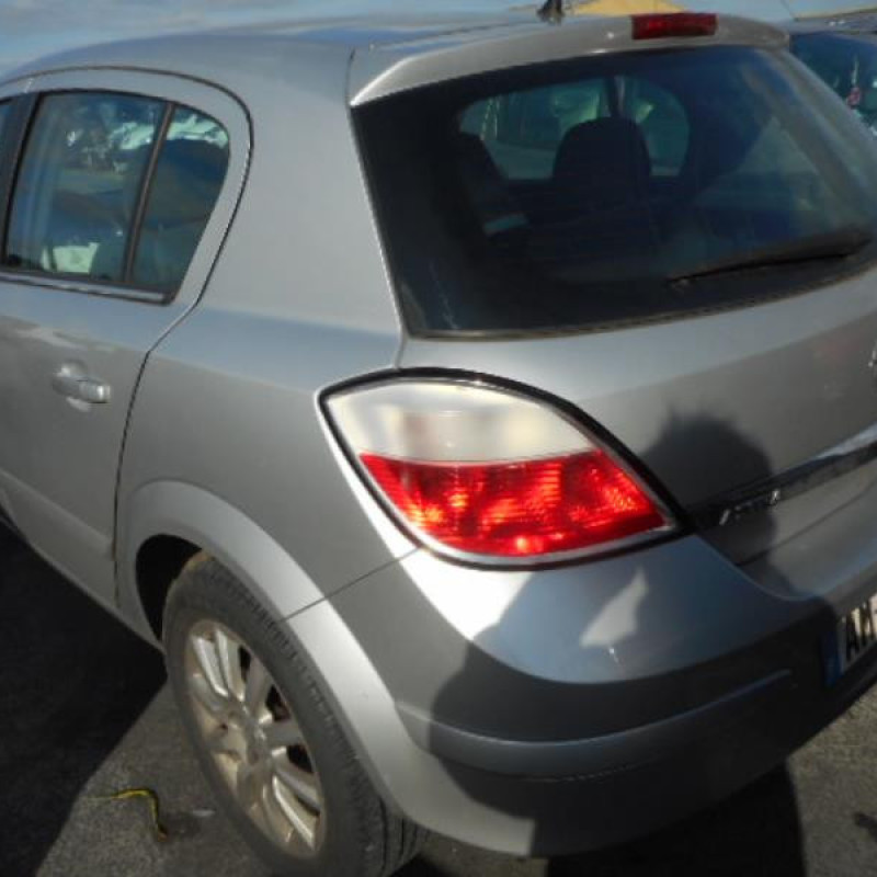 Bouton de warning OPEL ASTRA H Photo n°8