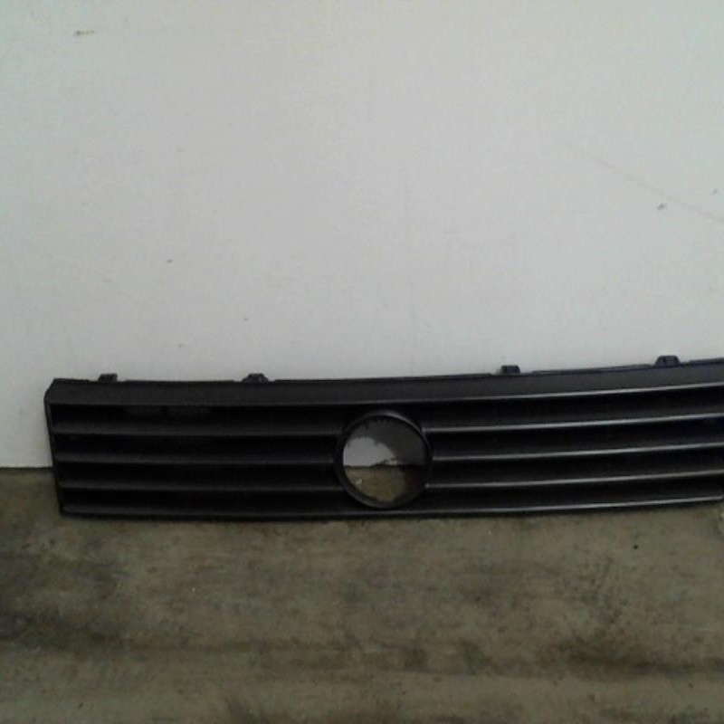 Calandre VOLKSWAGEN POLO 1 Photo n°1