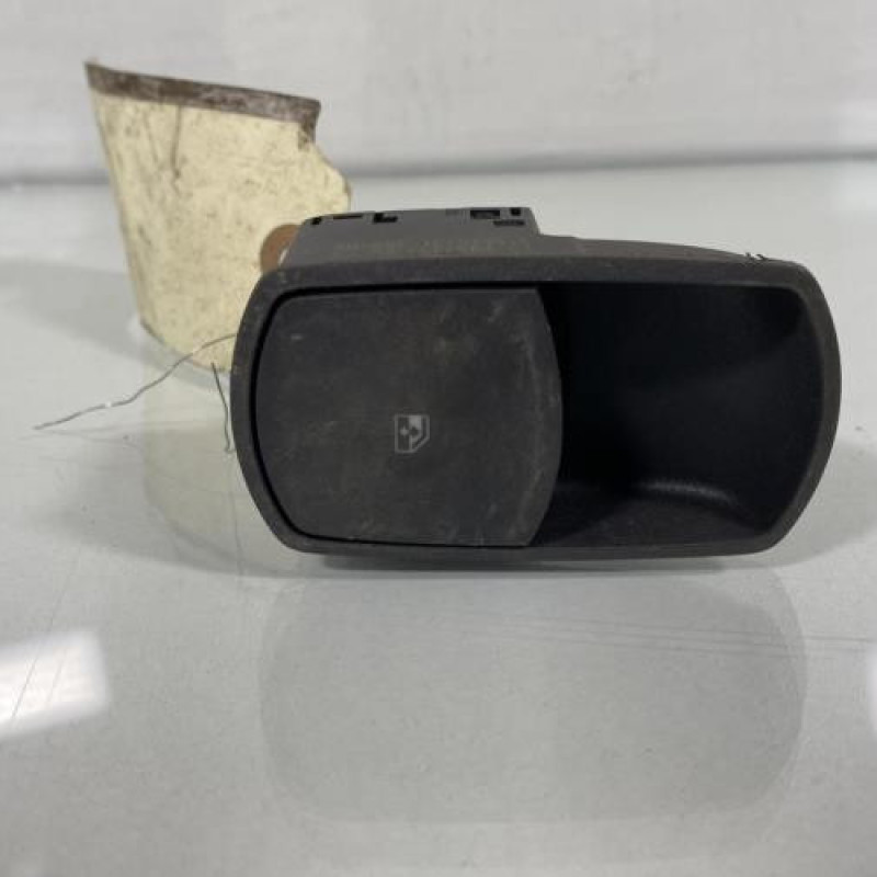Interrupteur de leve vitre avant droit OPEL CORSA D Photo n°1