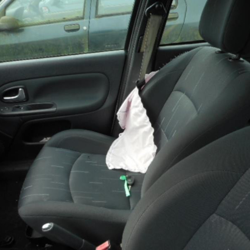 Ceinture arriere gauche RENAULT CLIO 2 Photo n°8
