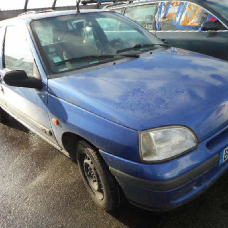 Feu arriere stop central RENAULT CLIO 1 Photo n°4