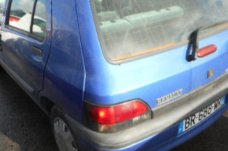 Feu arriere stop central RENAULT CLIO 1