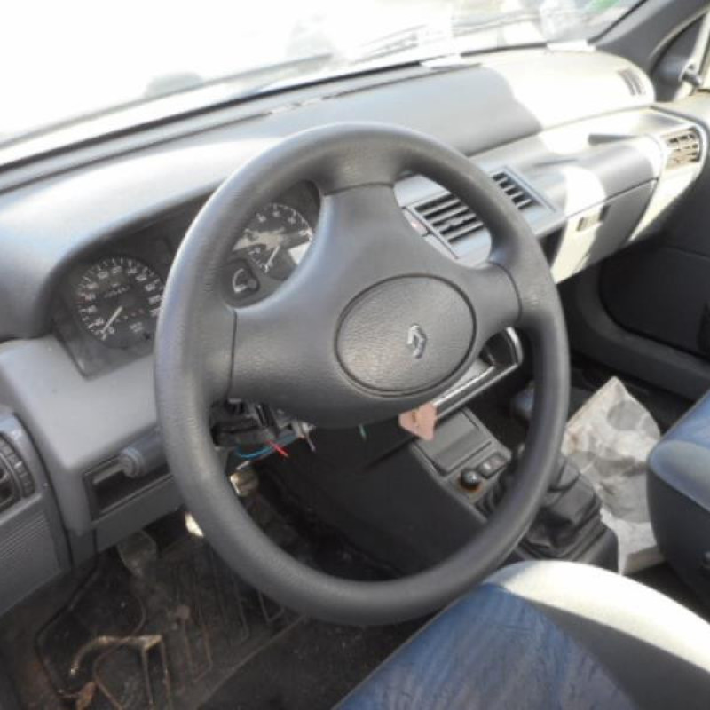Feu arriere stop central RENAULT CLIO 1 Photo n°7