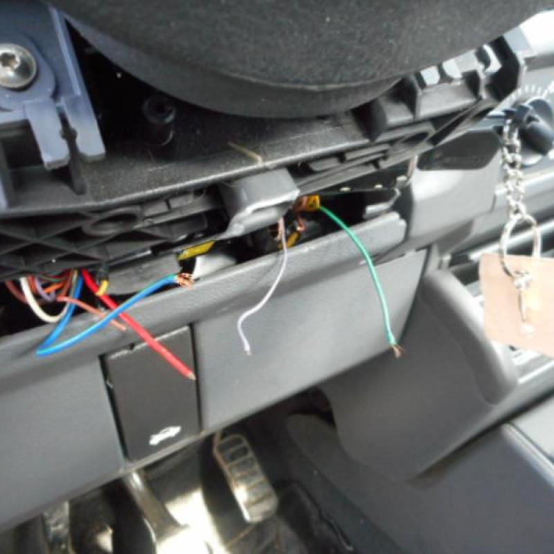 Feu arriere stop central RENAULT CLIO 1 Photo n°8