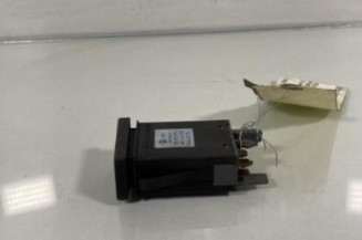 Bouton de warning VOLKSWAGEN PASSAT 4