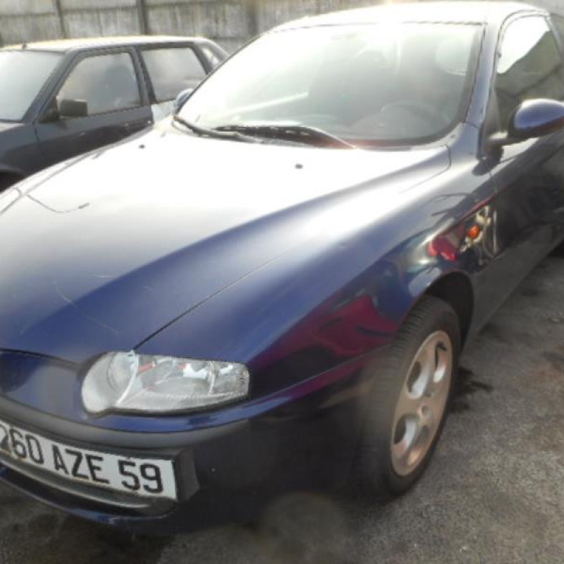 Bouton de warning ALFA ROMEO 147 Photo n°4