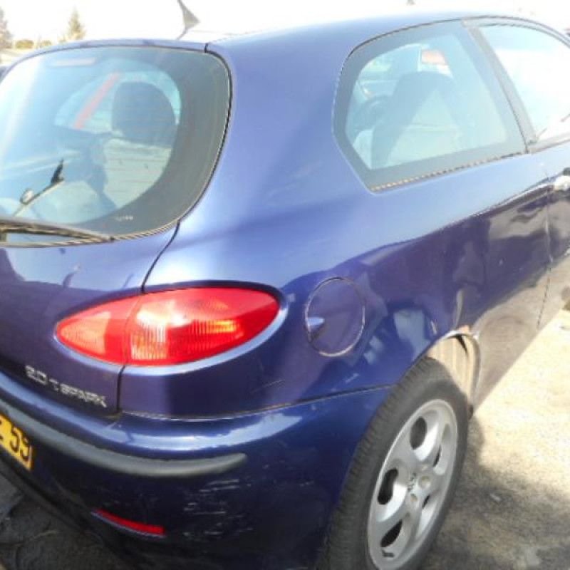 Bouton de warning ALFA ROMEO 147 Photo n°6