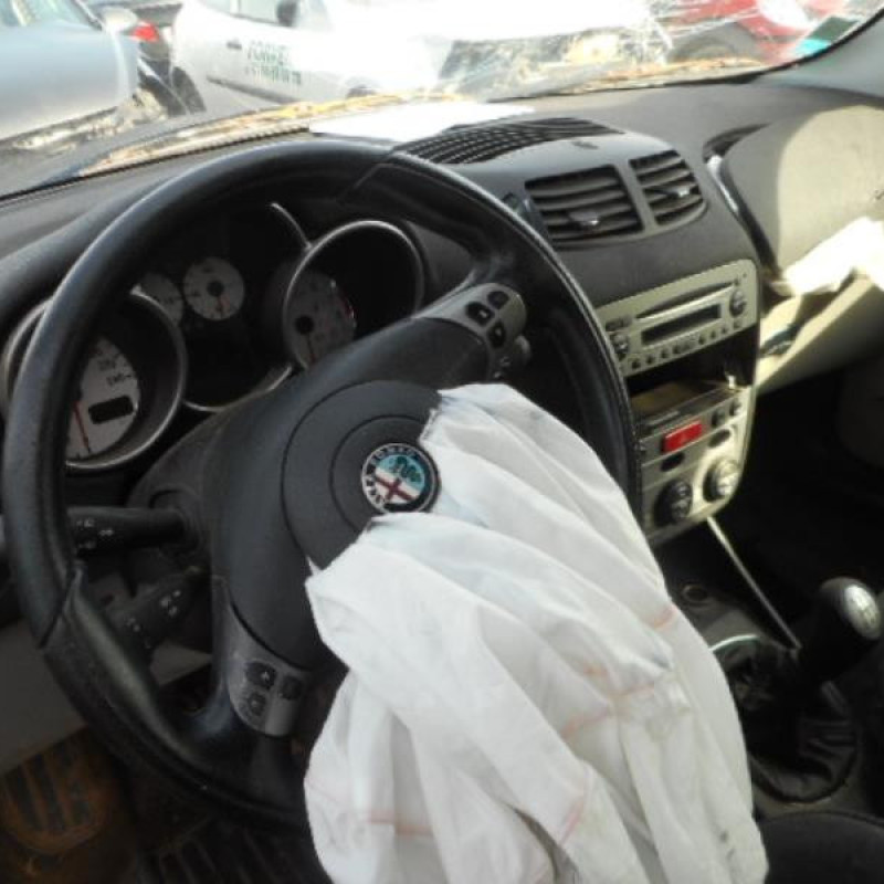 Bouton de warning ALFA ROMEO 147 Photo n°8