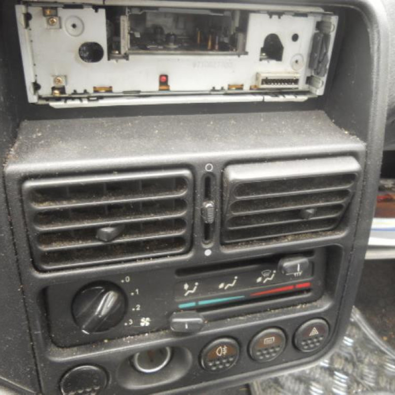 Custode arriere gauche PEUGEOT 106 Photo n°6