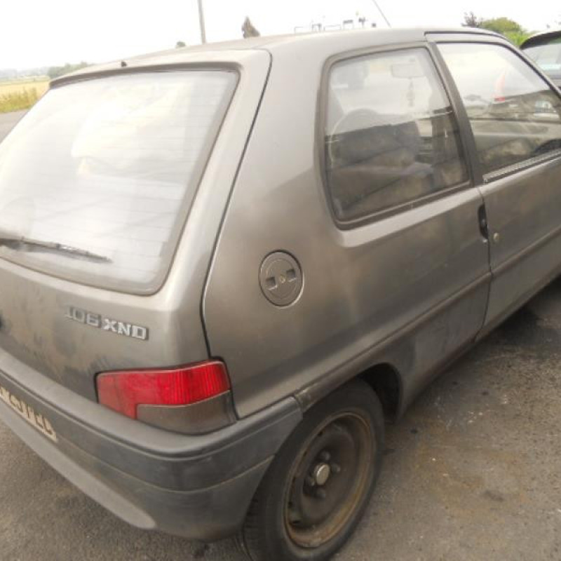 Optique avant secondaire gauche (feux)(clignotant) PEUGEOT 106 Photo n°5