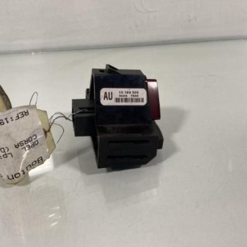 Bouton de warning OPEL CORSA D Photo n°2