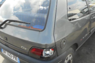 Poignee porte avant droit RENAULT CLIO 1