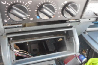 Poignee porte avant droit RENAULT CLIO 1