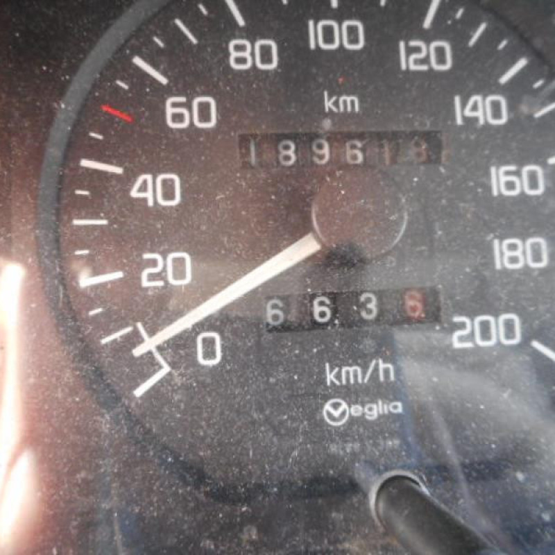 Poignee porte avant droit RENAULT CLIO 1 Photo n°10