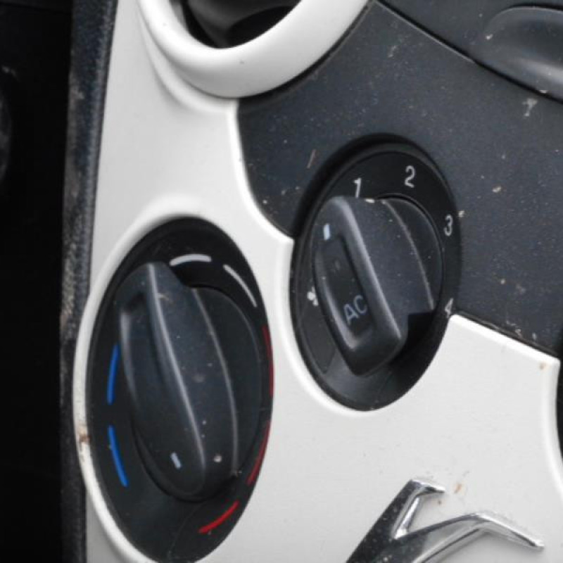 Interrupteur de leve vitre avant droit FORD KA 2 Photo n°8