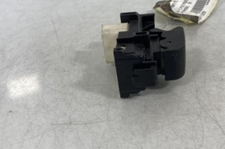 Interrupteur de leve vitre avant droit TOYOTA YARIS 2
