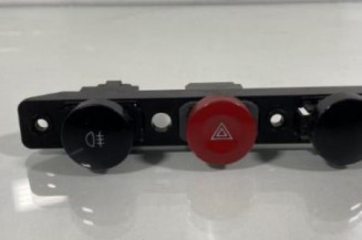 Bouton de warning DAEWOO KALOS Photo n°1
