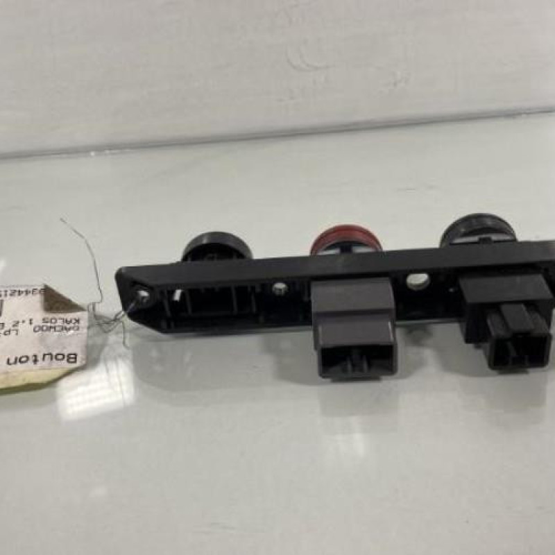 Bouton de warning DAEWOO KALOS Photo n°3