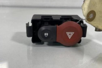 Bouton de warning RENAULT MODUS Photo n°1
