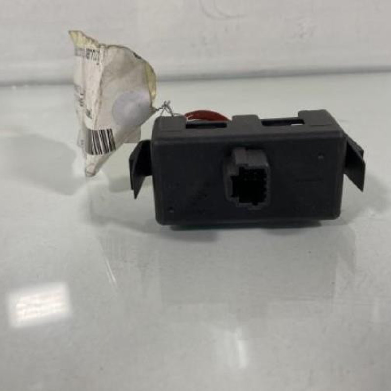 Bouton de warning RENAULT MODUS Photo n°3