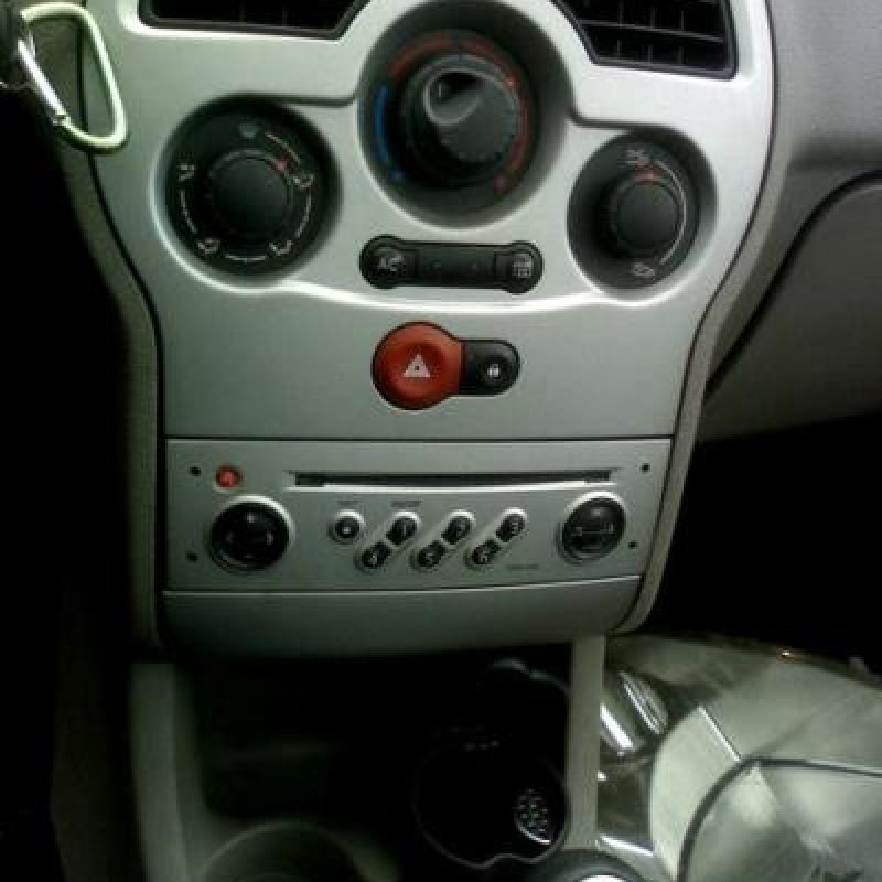 Bouton de warning RENAULT MODUS Photo n°6